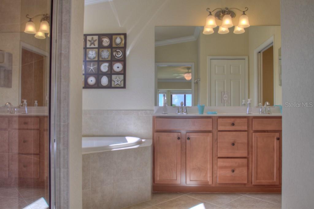 7305  RIVER HAMMOCK DR  #206, BRADENTON, FL — photo 17