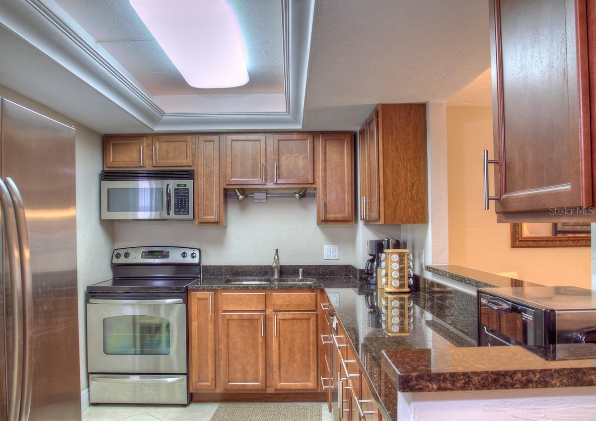 1250 N PORTOFINO DR  #107MAR, SARASOTA, FL — photo 27