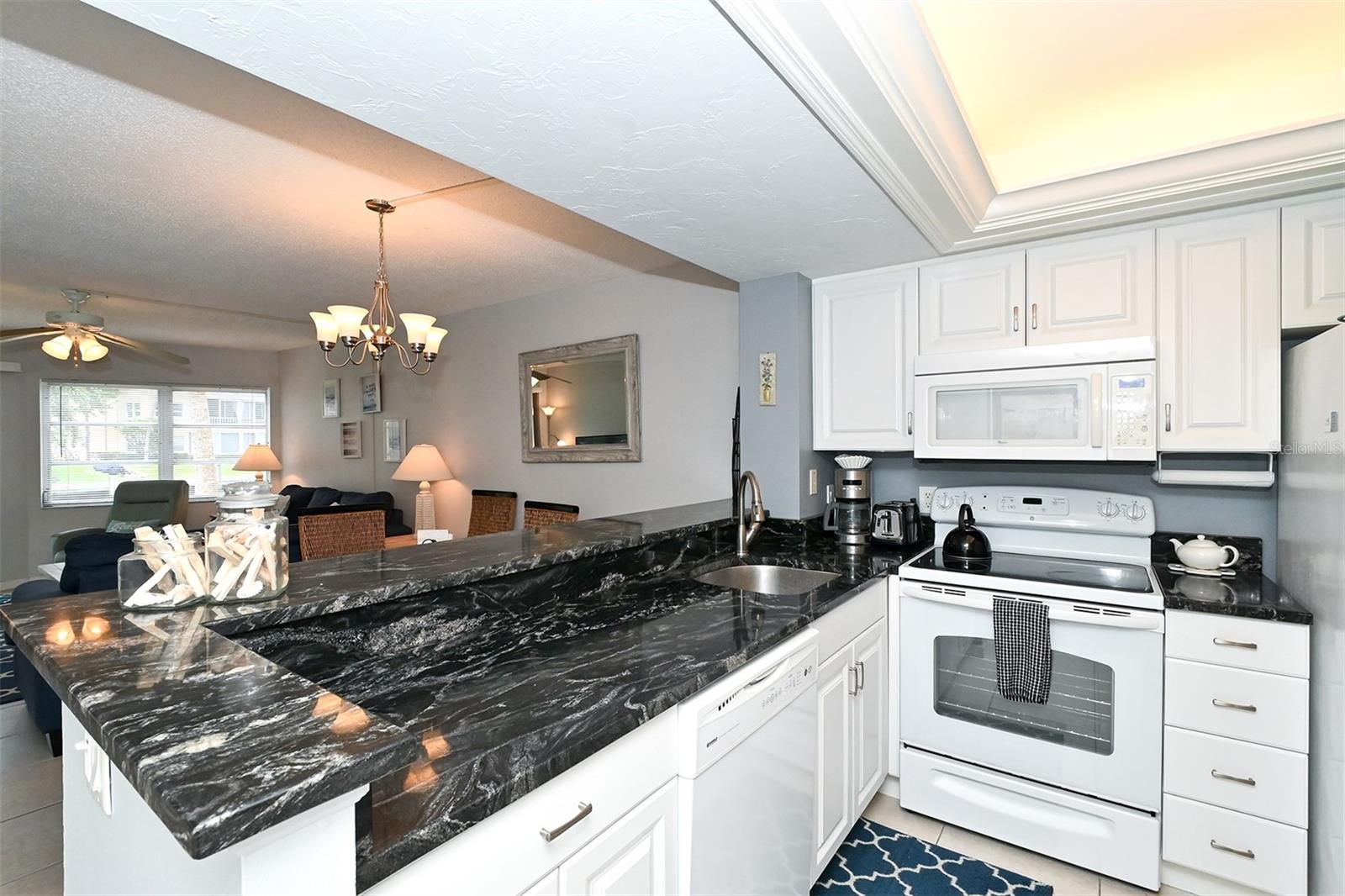1250 N PORTOFINO DR  #107MAR, SARASOTA, FL — photo 32