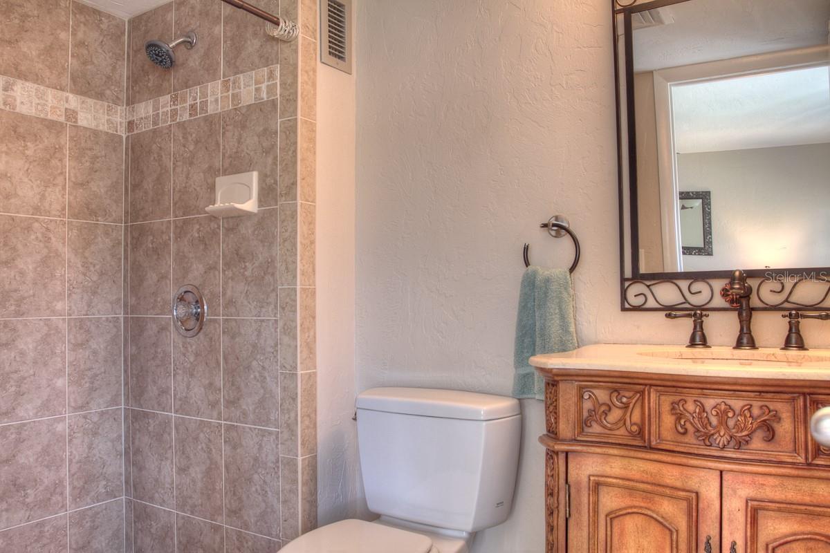 1250 N PORTOFINO DR  #107MAR, SARASOTA, FL — photo 36