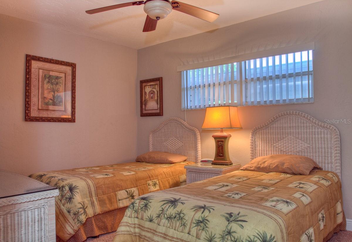 1250 N PORTOFINO DR  #107MAR, SARASOTA, FL — photo 37