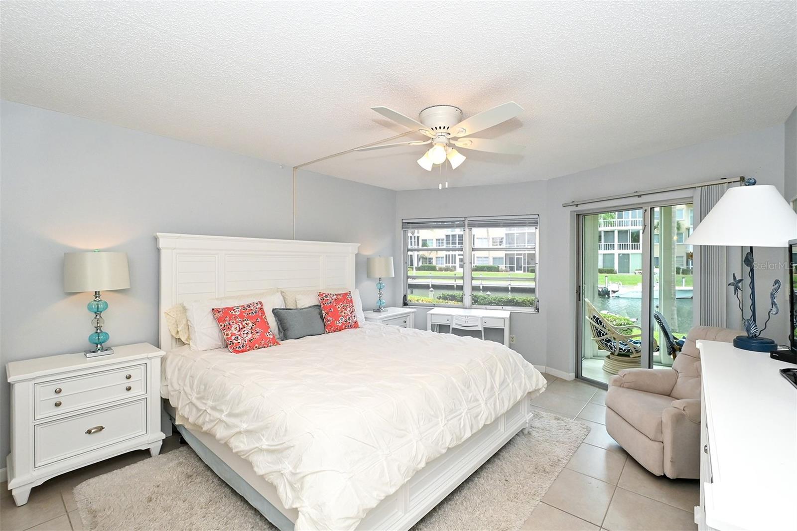 1250 N PORTOFINO DR  #107MAR, SARASOTA, FL — photo 39