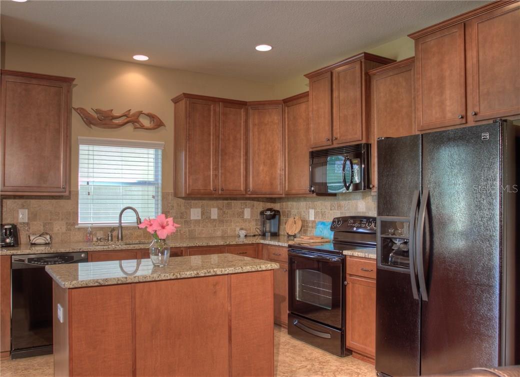8525  KARPEAL DR, SARASOTA, FL — photo 7