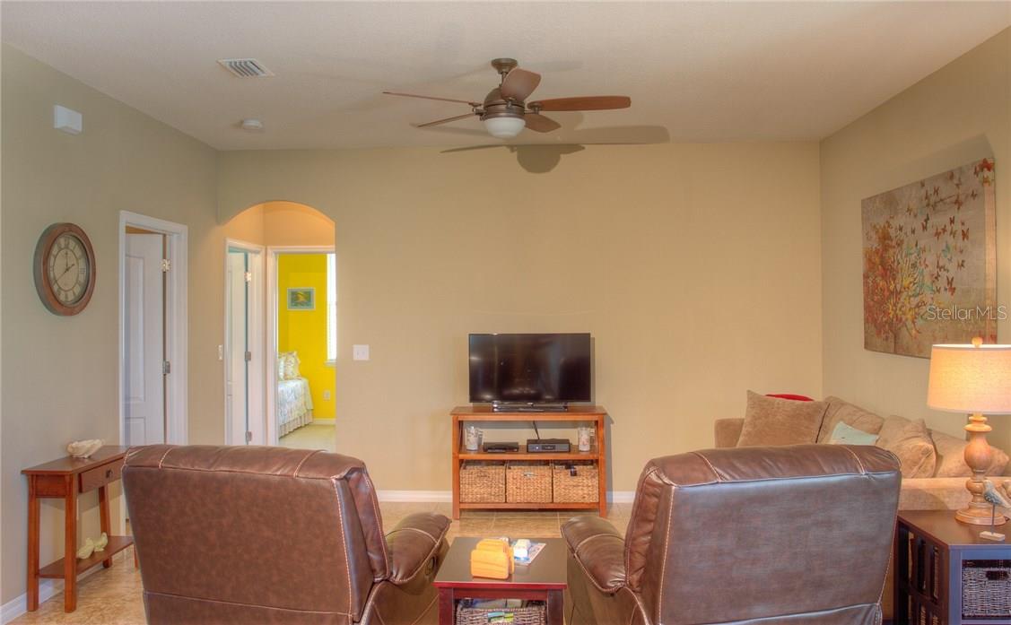 8525  KARPEAL DR, SARASOTA, FL — photo 11