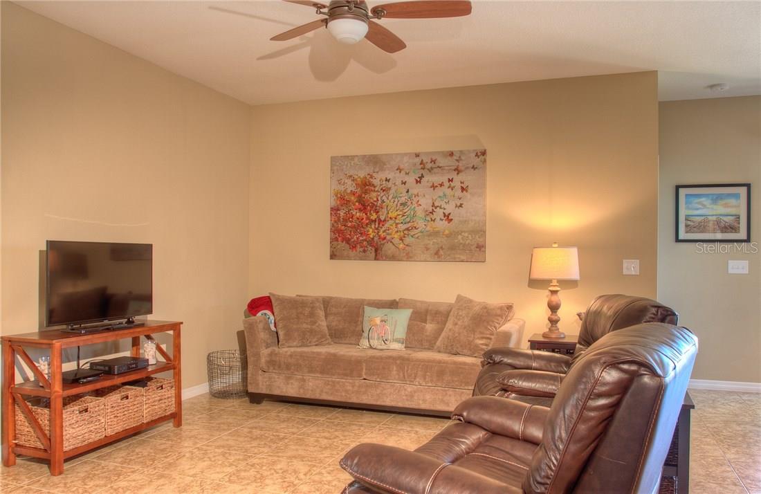 8525  KARPEAL DR, SARASOTA, FL — photo 12