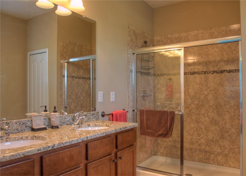 8525  KARPEAL DR, SARASOTA, FL — photo 16