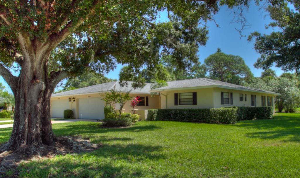 7093  FAIRWAY BEND LN, SARASOTA, FL — photo 2