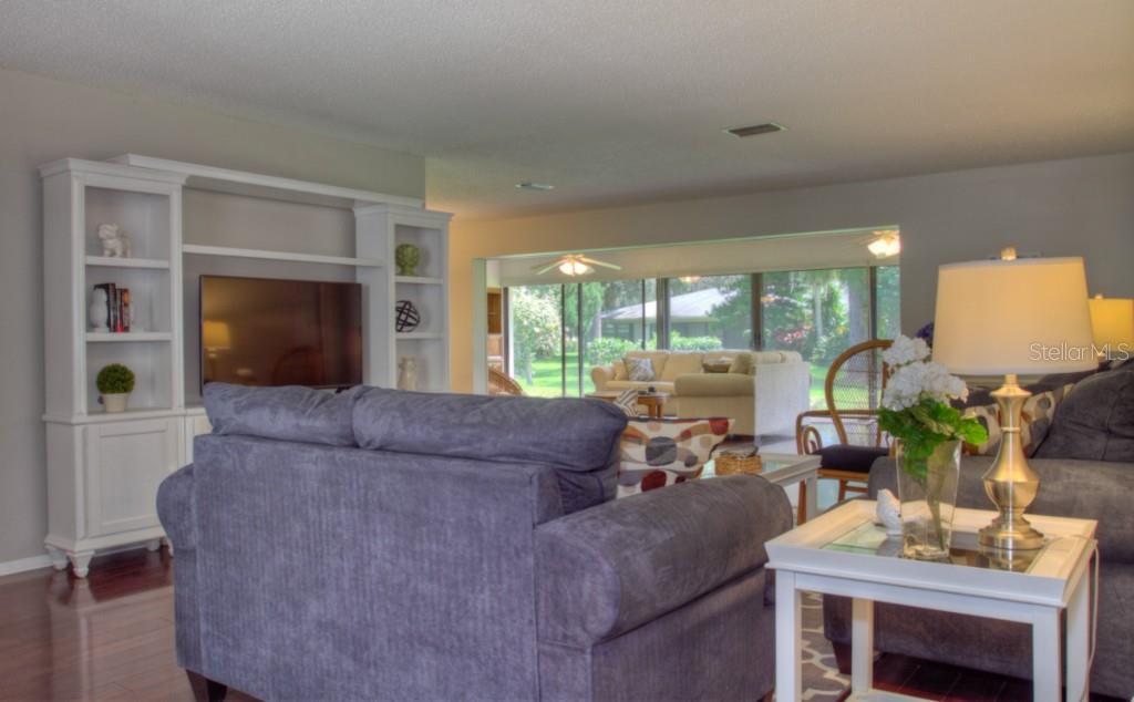 7093  FAIRWAY BEND LN, SARASOTA, FL — photo 3