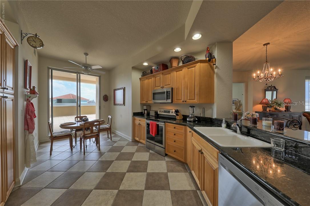 10 PAPAYA ST #305, CLEARWATER BEACH, FL — photo 9