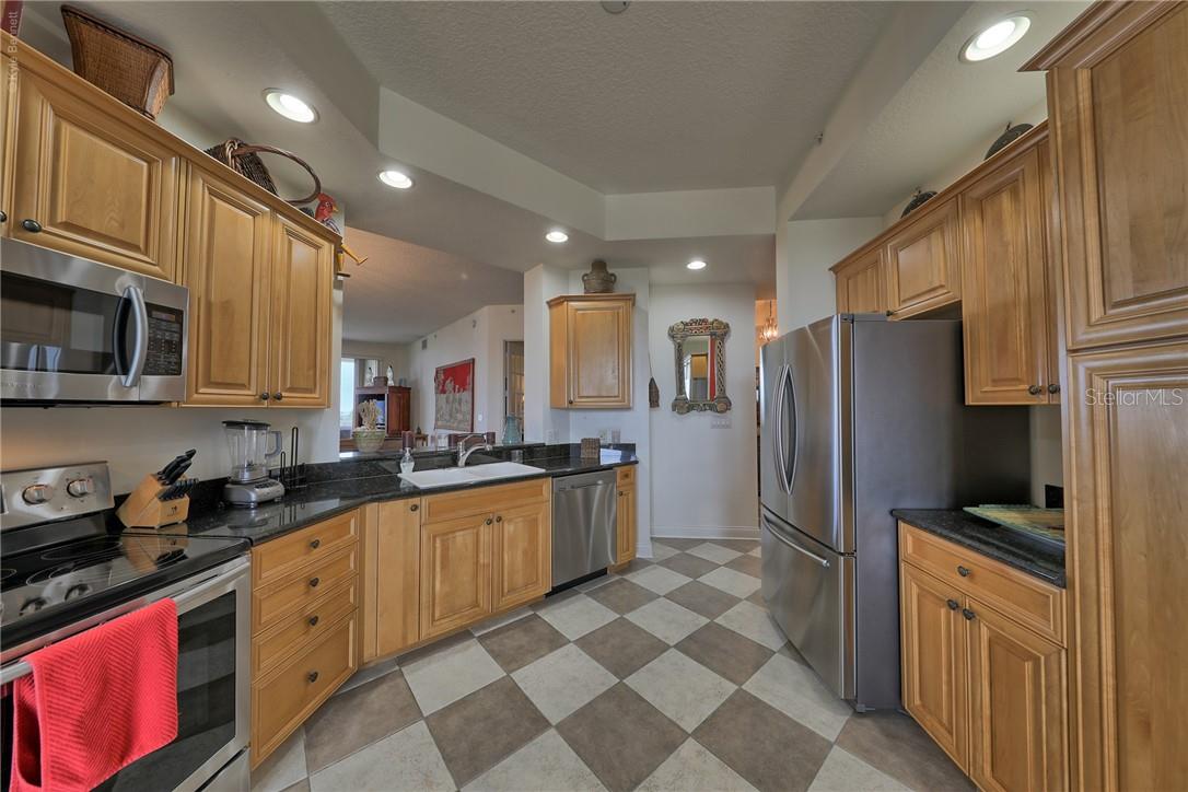 10 PAPAYA ST #305, CLEARWATER BEACH, FL — photo 11
