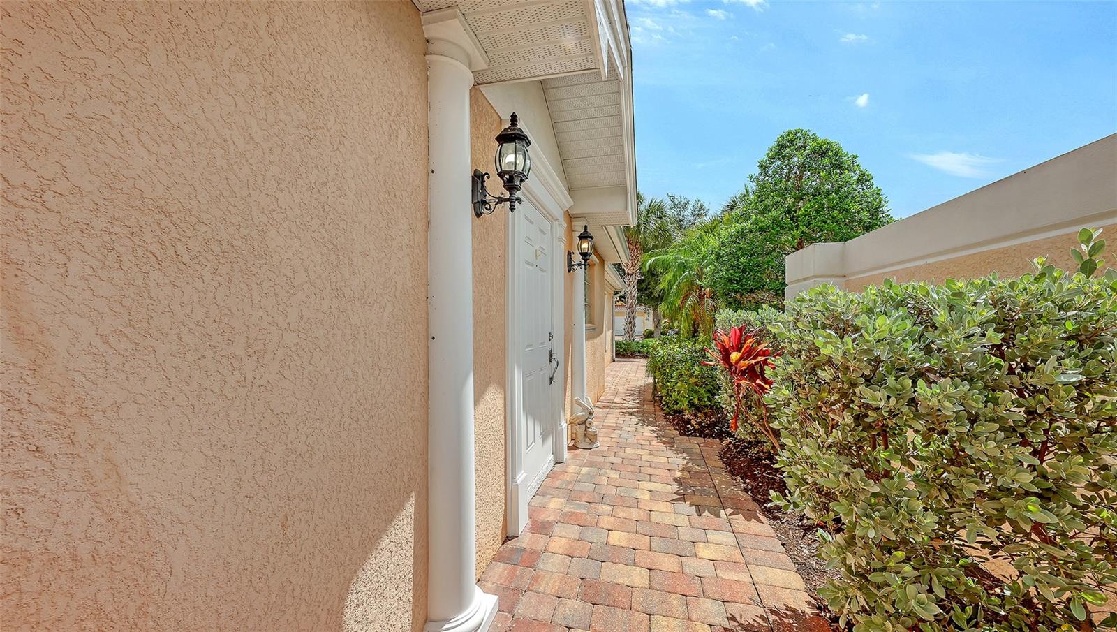 11605 GARESSIO LN, SARASOTA, FL — photo 6