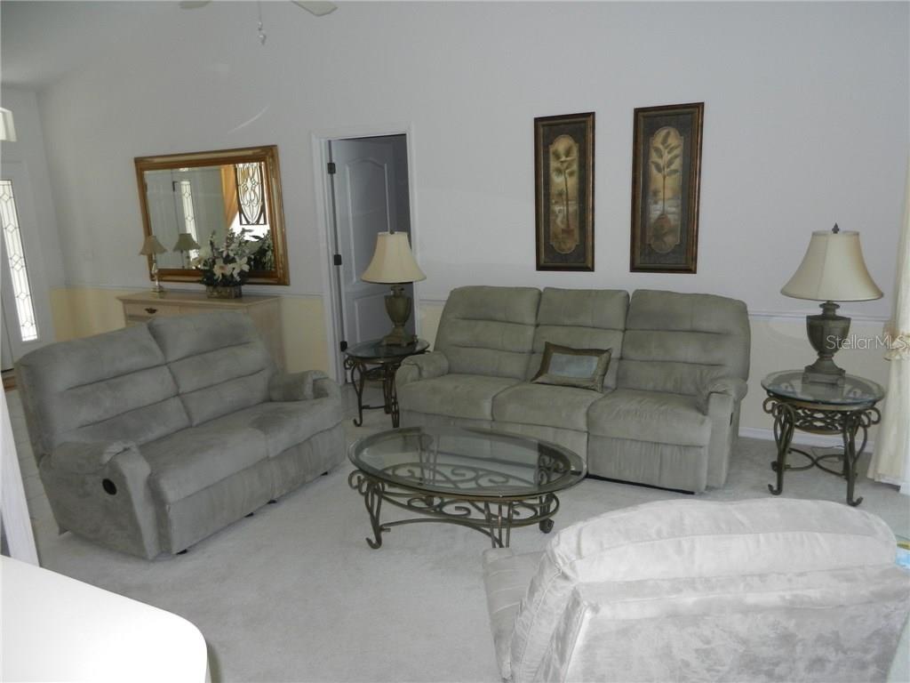 589 ROTONDA CIR, ROTONDA WEST, FL — photo 4