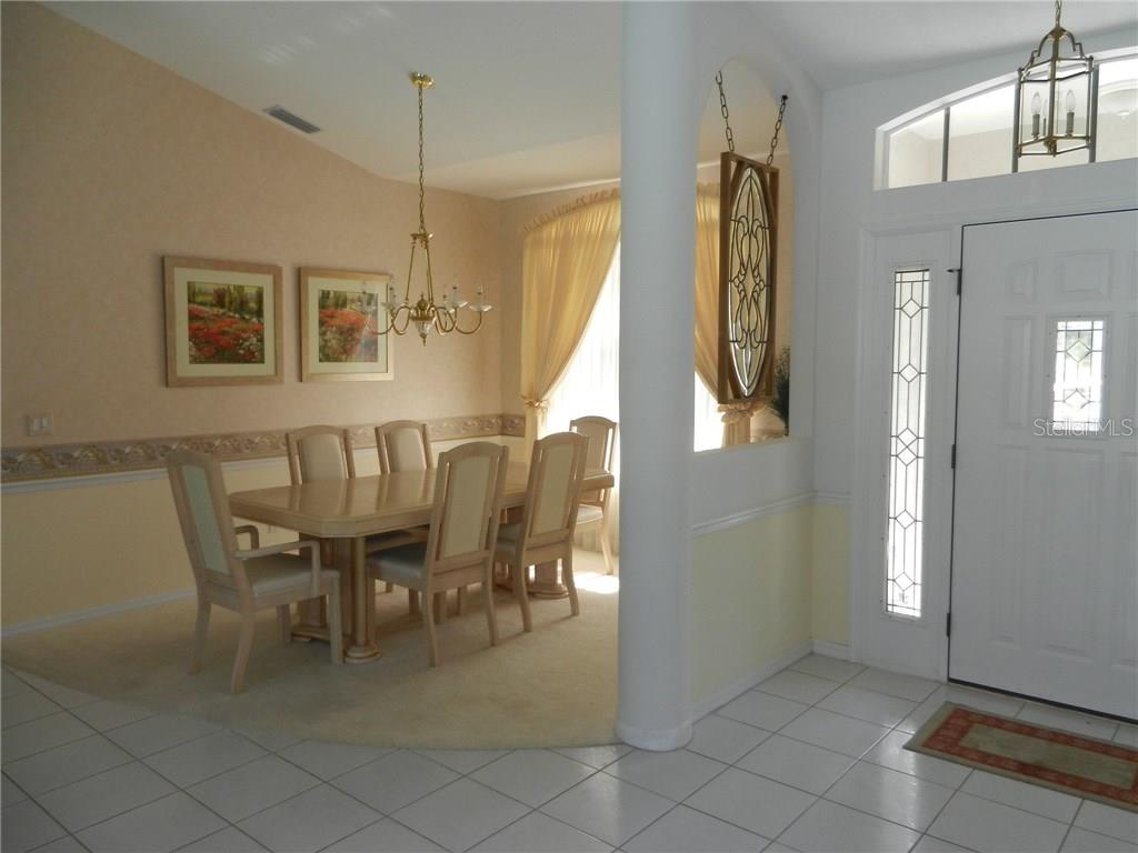 589 ROTONDA CIR, ROTONDA WEST, FL — photo 5