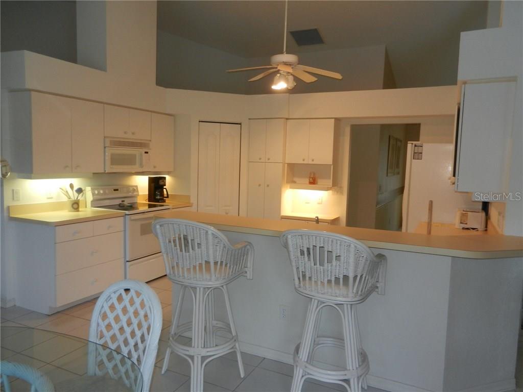 589 ROTONDA CIR, ROTONDA WEST, FL — photo 6