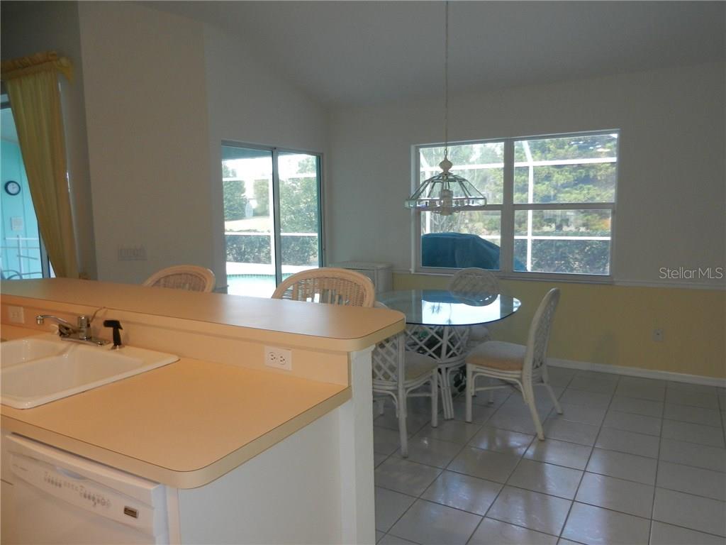 589 ROTONDA CIR, ROTONDA WEST, FL — photo 7