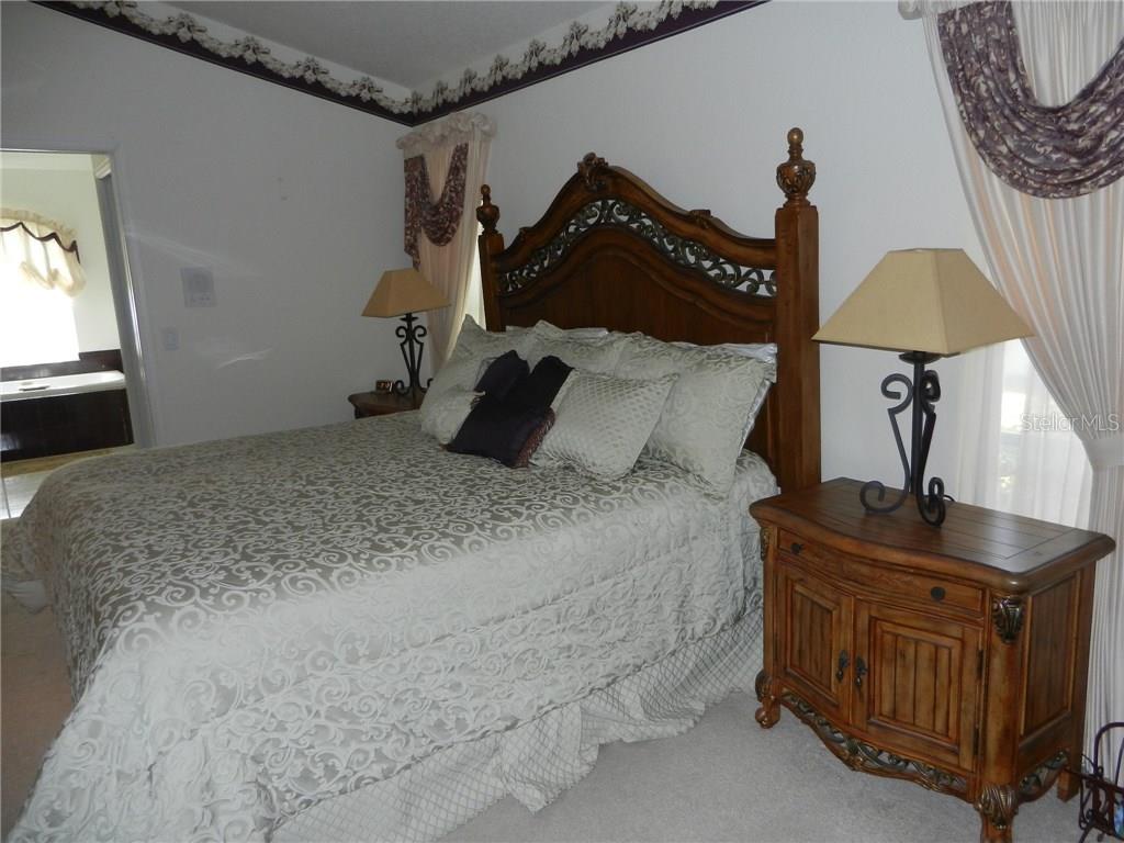 589 ROTONDA CIR, ROTONDA WEST, FL — photo 12
