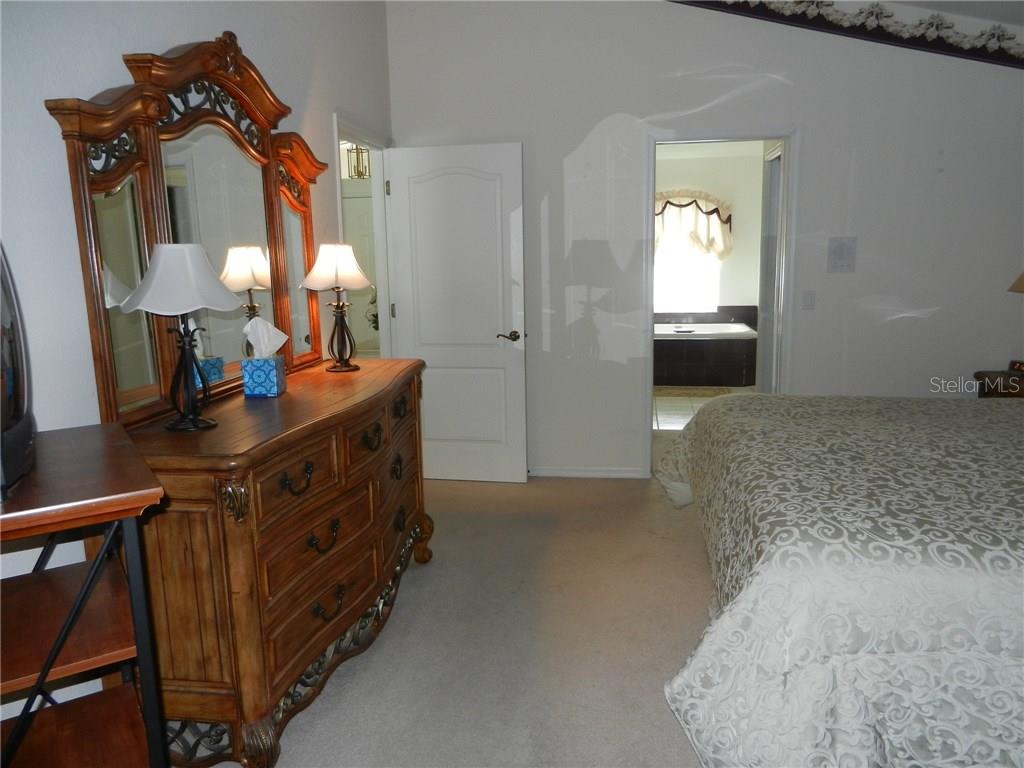 589 ROTONDA CIR, ROTONDA WEST, FL — photo 13