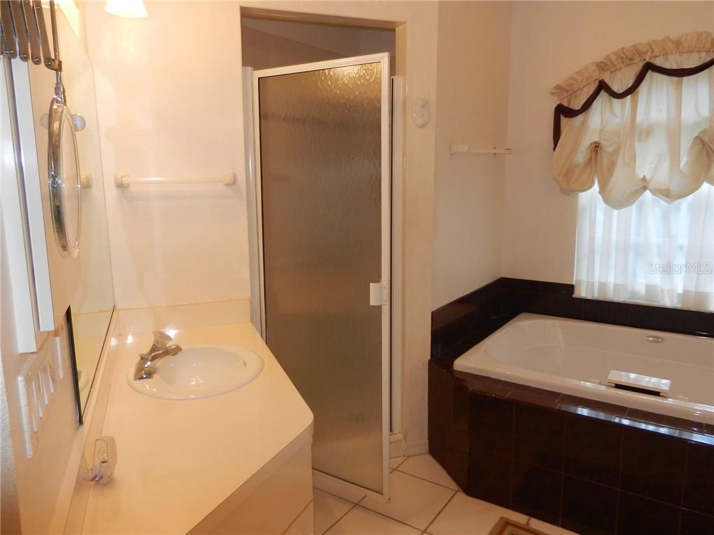 589 ROTONDA CIR, ROTONDA WEST, FL — photo 15