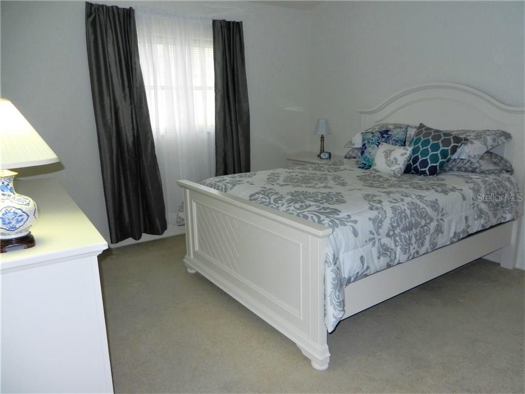 589 ROTONDA CIR, ROTONDA WEST, FL — photo 17