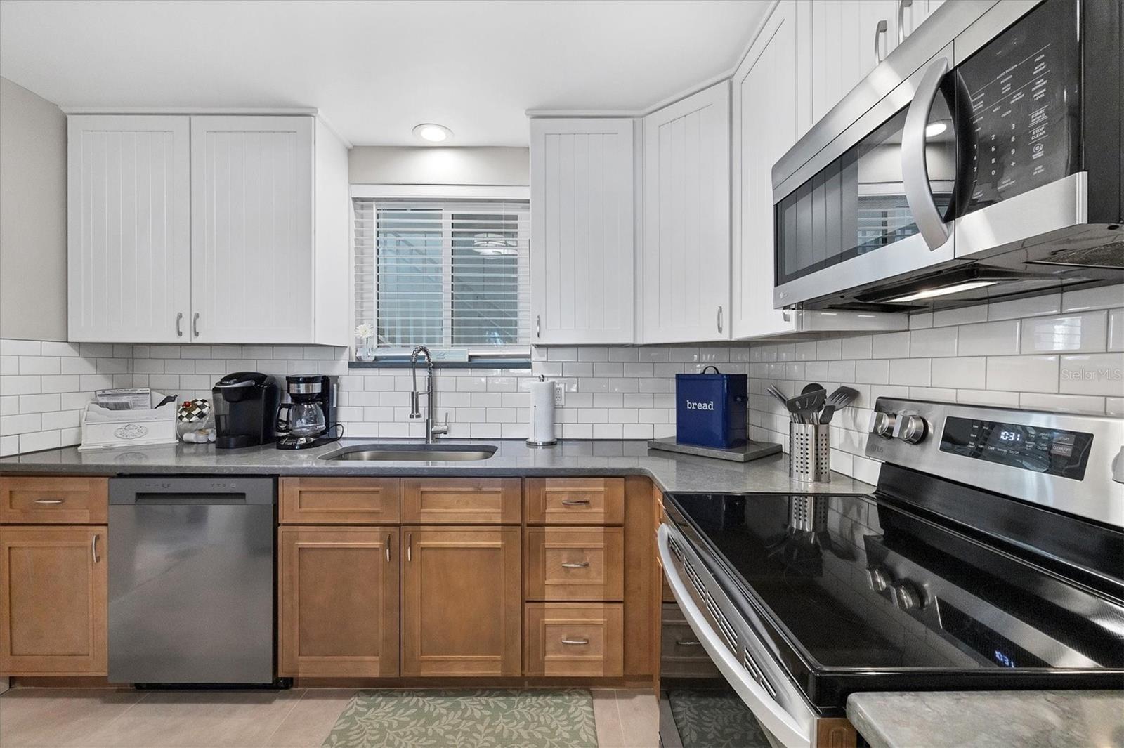 500 S WASHINGTON DR  #14A, SARASOTA, FL — photo 10