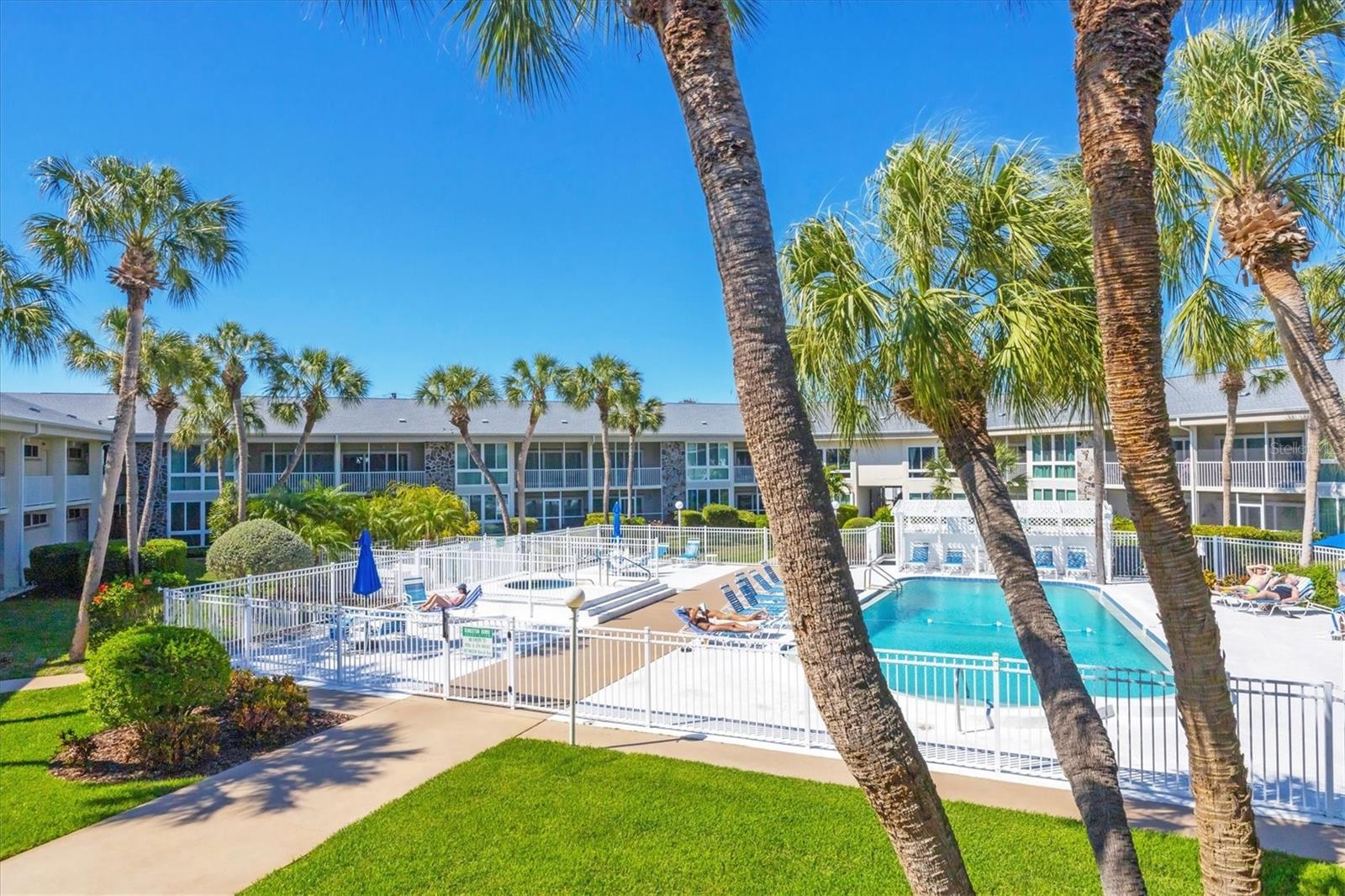 500 S WASHINGTON DR  #14A, SARASOTA, FL — photo 31