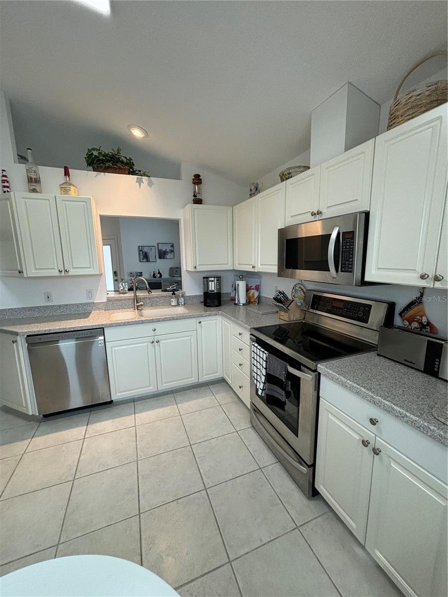 1332  CAPRI ISLES BLVD, VENICE, FL — photo 22