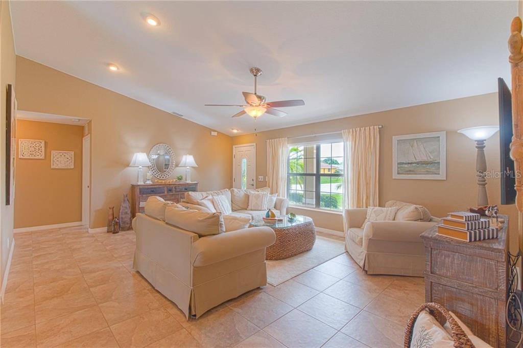 11268 OCEANSPRAY BLVD, ENGLEWOOD, FL — photo 2