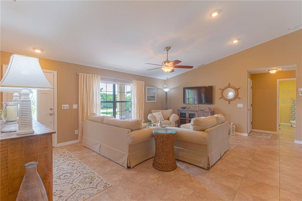 11268 OCEANSPRAY BLVD, ENGLEWOOD, FL — photo 3
