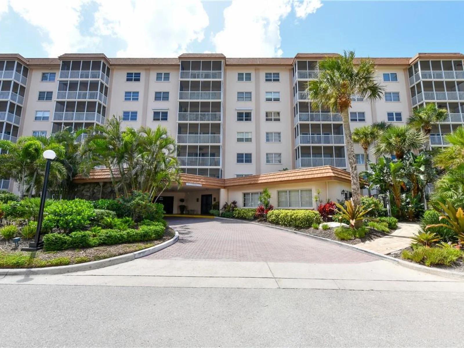 800 BENJAMIN FRANKLIN DR #403, SARASOTA, FL — photo 4
