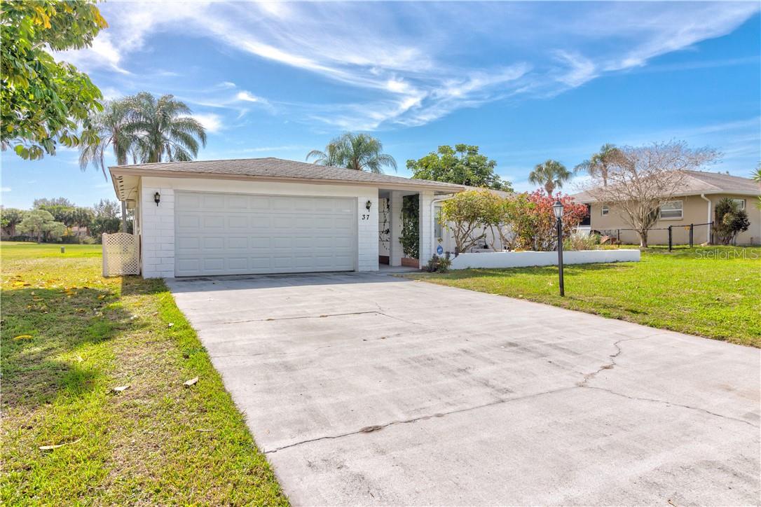37 OAKLAND HILLS PL, ROTONDA WEST, FL — photo 2