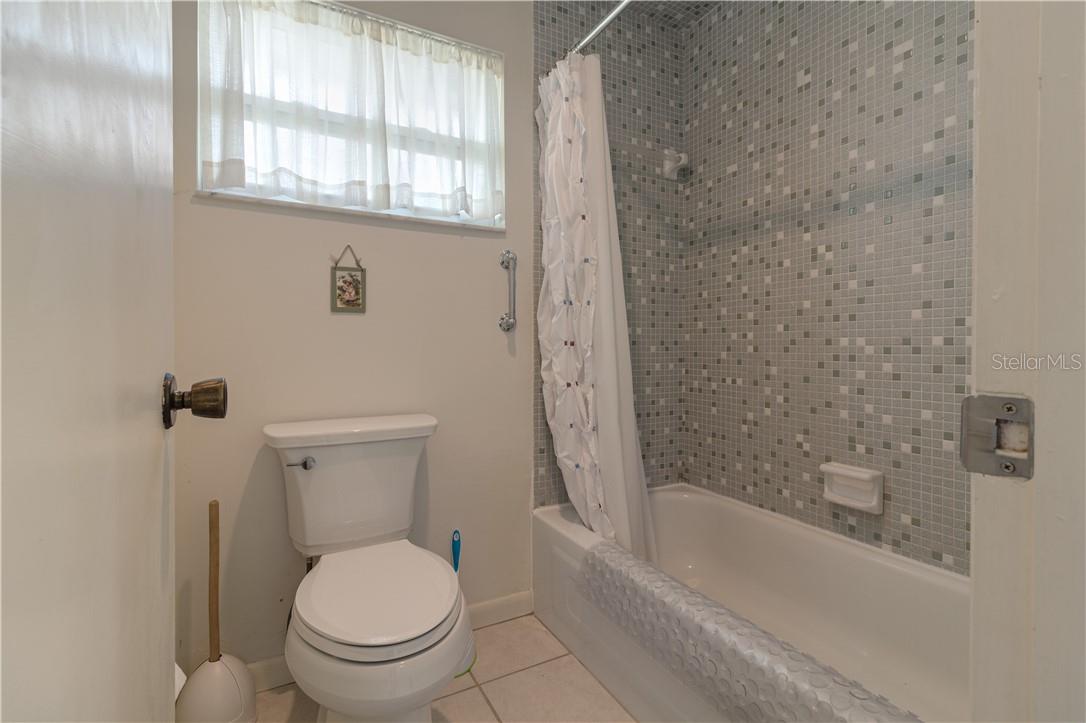 37 OAKLAND HILLS PL, ROTONDA WEST, FL — photo 21