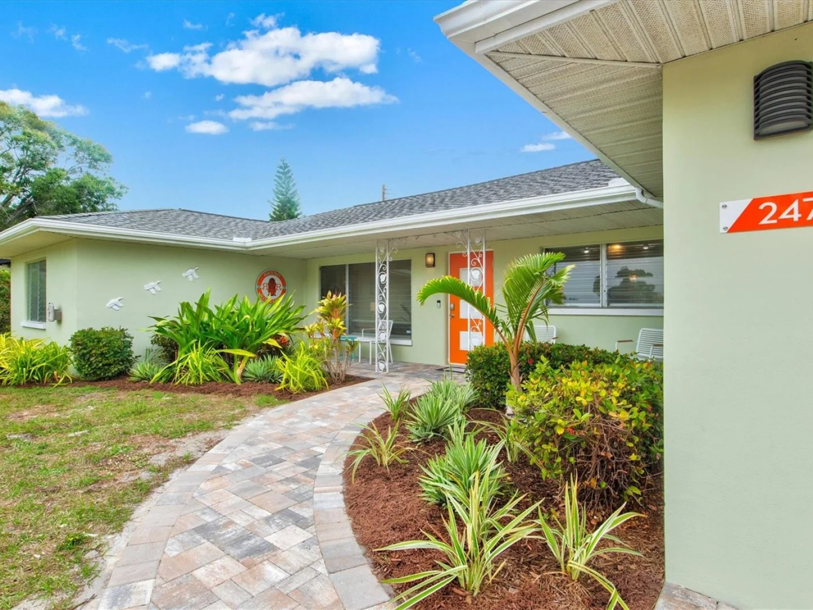 2473 DAVIS BLVD, SARASOTA, FL — photo 40