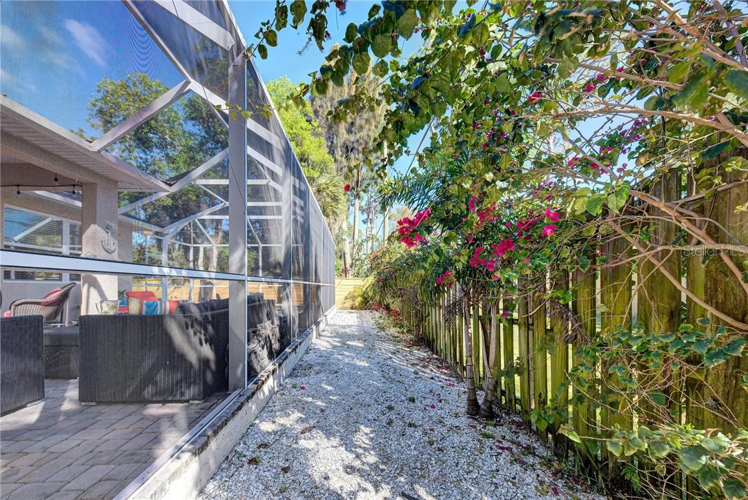 2330 BRADFORD ST, SARASOTA, FL — photo 11