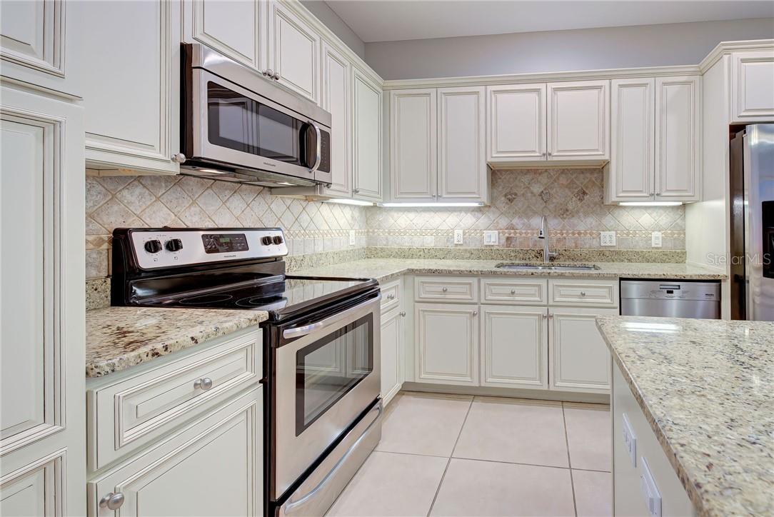 2330 BRADFORD ST, SARASOTA, FL — photo 18