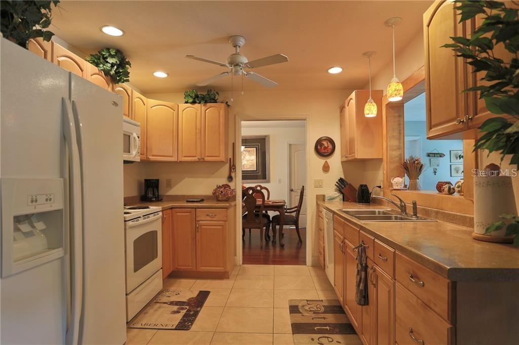 2929 MAYFLOWER ST, SARASOTA, FL — photo 7