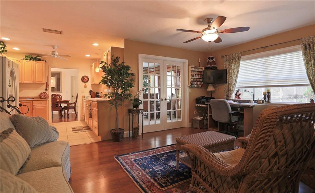 2929 MAYFLOWER ST, SARASOTA, FL — photo 9