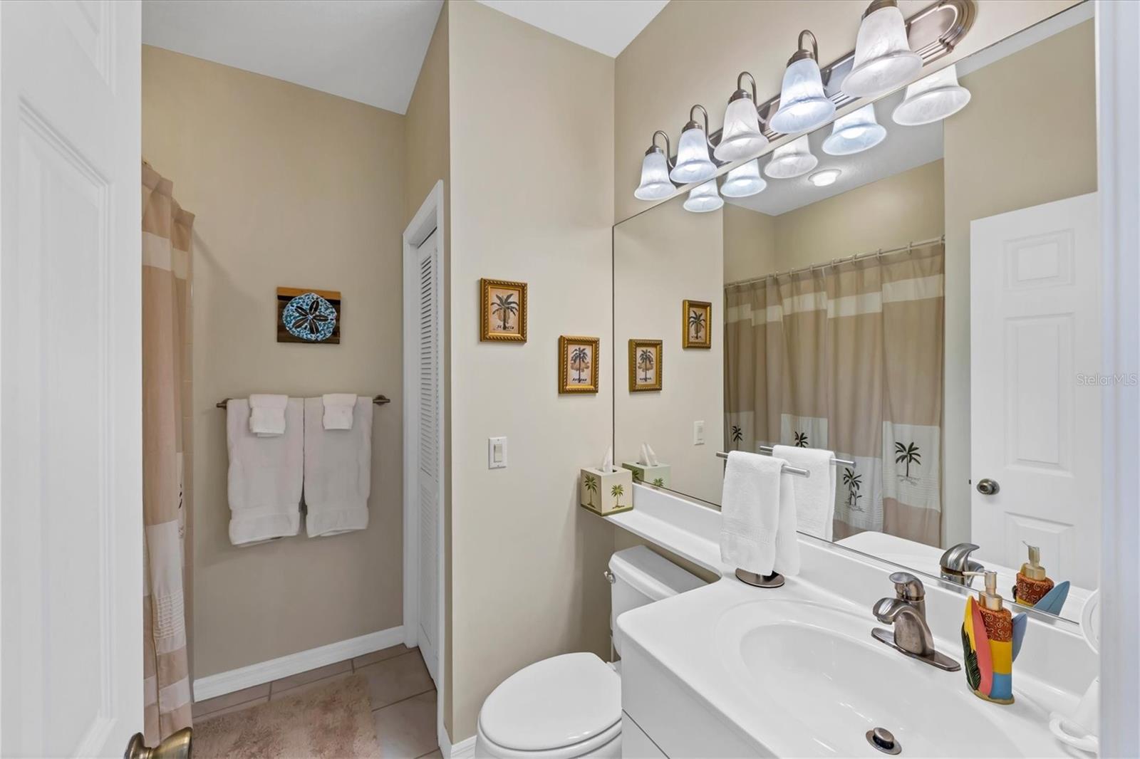 8272 HARBORSIDE CIR, ENGLEWOOD, FL — photo 34