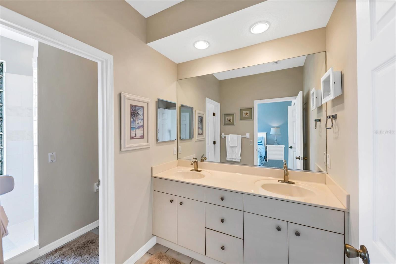 8272 HARBORSIDE CIR, ENGLEWOOD, FL — photo 10