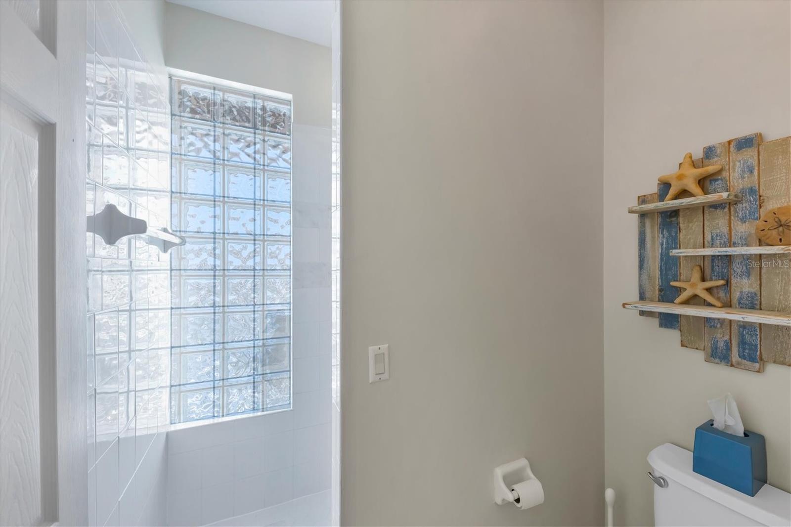 8272 HARBORSIDE CIR, ENGLEWOOD, FL — photo 12