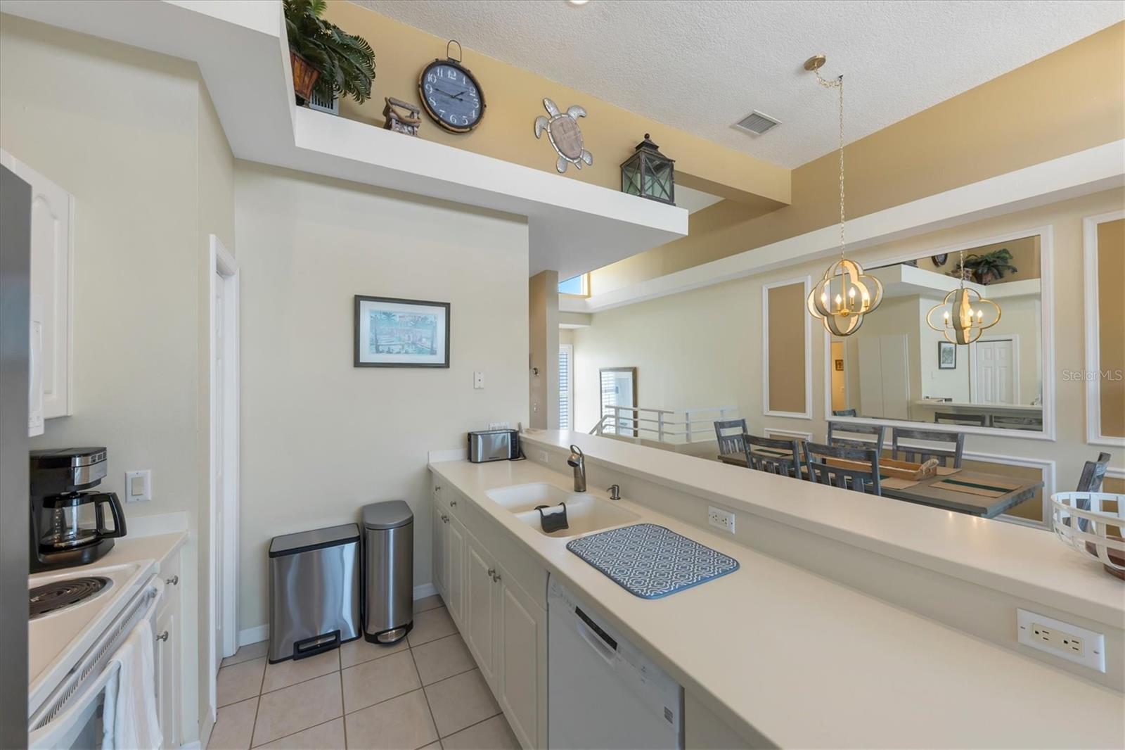 8272 HARBORSIDE CIR, ENGLEWOOD, FL — photo 25