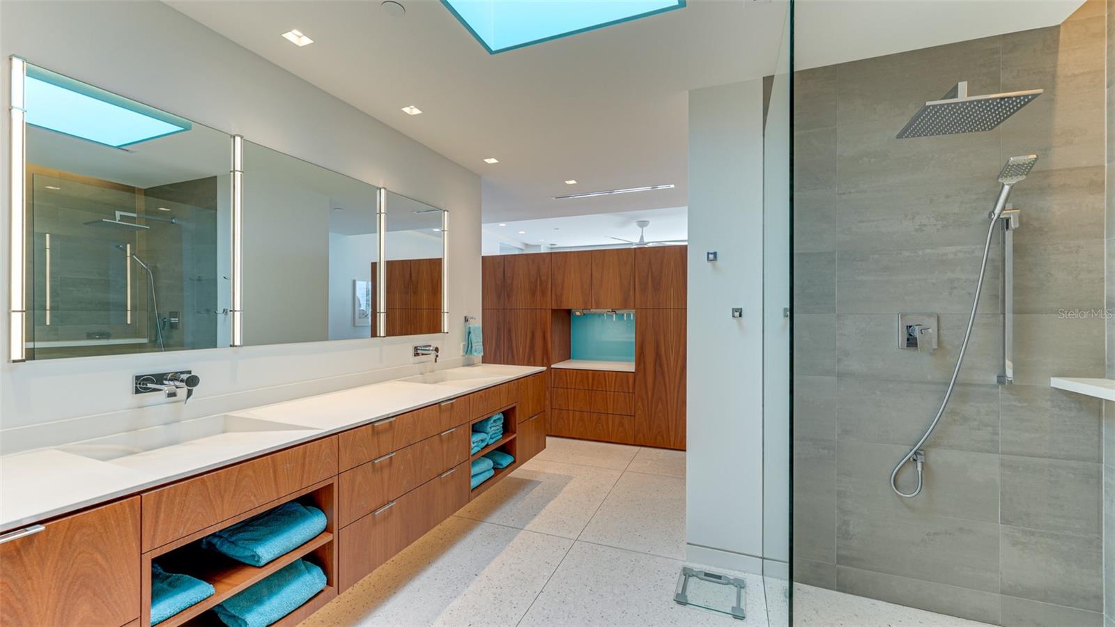455 LONGBOAT CLUB RD #PH1, LONGBOAT KEY, FL — photo 55