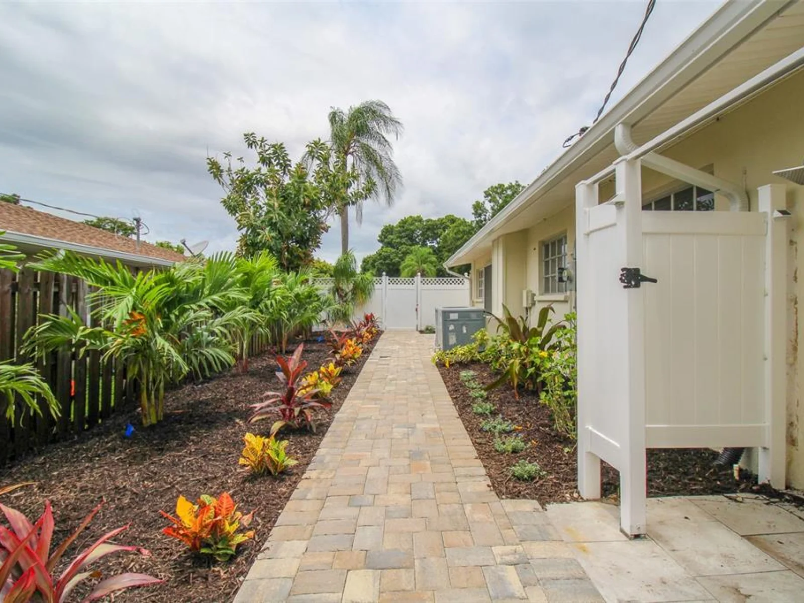 2232 PINE TER, SARASOTA, FL — photo 51