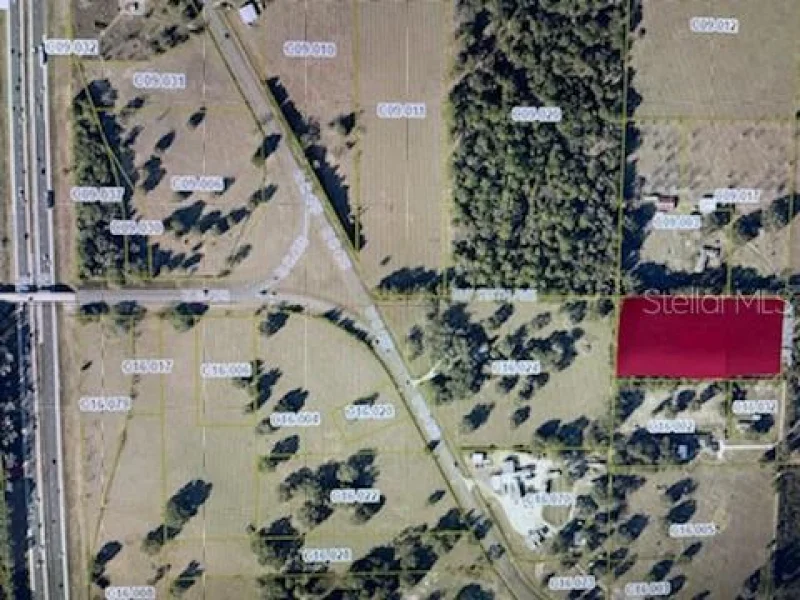 11964 N MAIN ST, OXFORD, FL