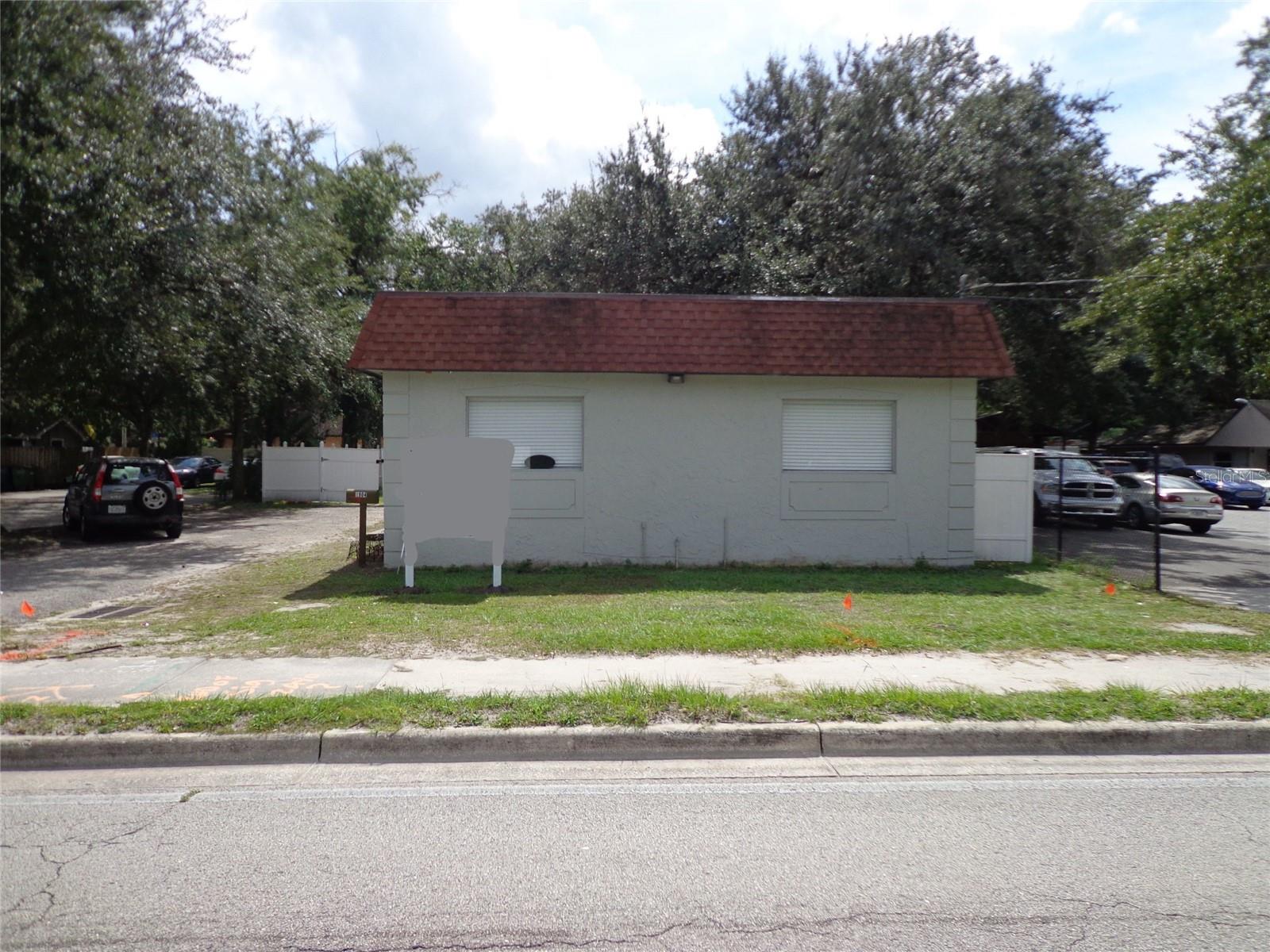 1904 W WATERS AVE, TAMPA, FL