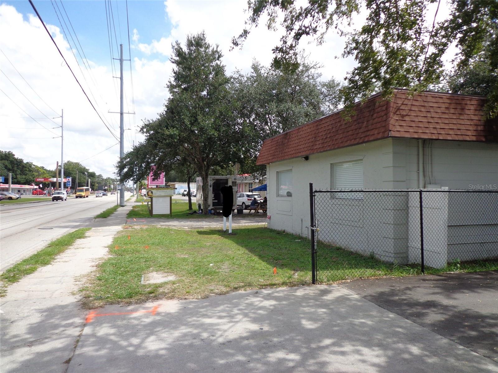 1904 W WATERS AVE, TAMPA, FL — photo 3