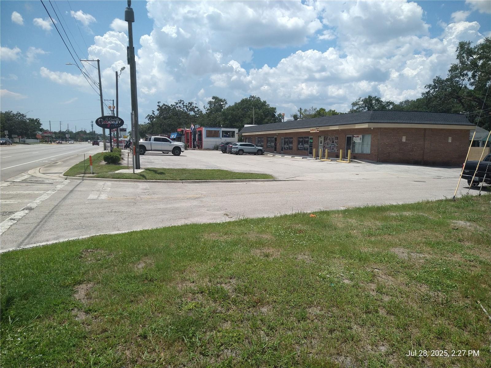 909 and 911 WEST HILLSBOROUGH AVE, TAMPA, FL — photo 24