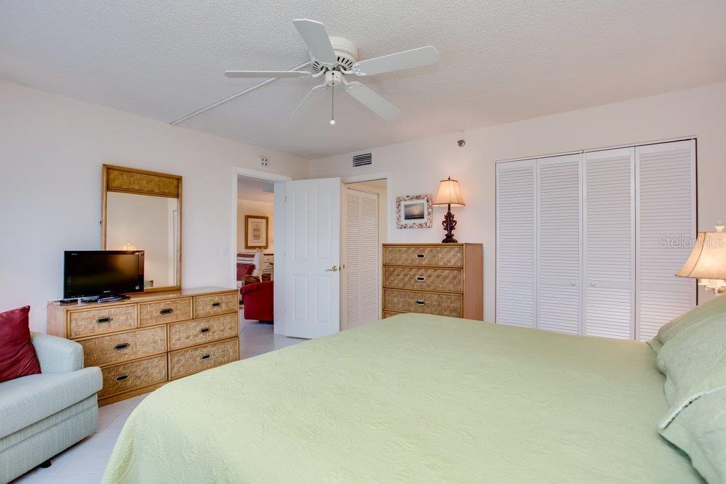 1001 BENJAMIN FRANKLIN DR #404, SARASOTA, FL — photo 8