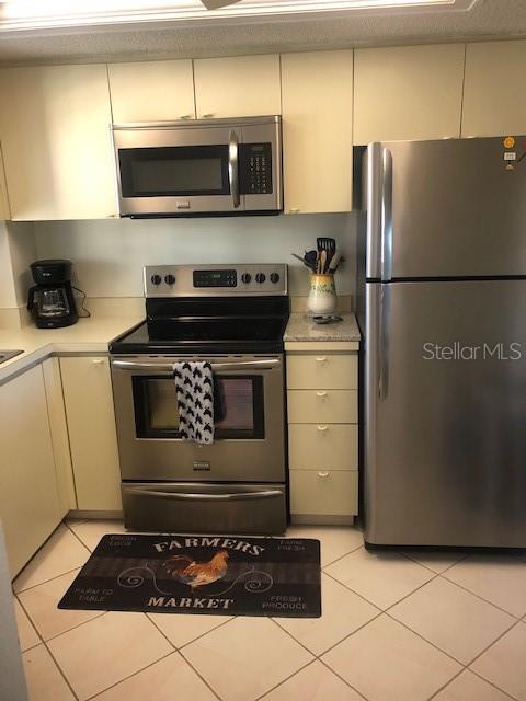 1001 BENJAMIN FRANKLIN DR #503, SARASOTA, FL — photo 2