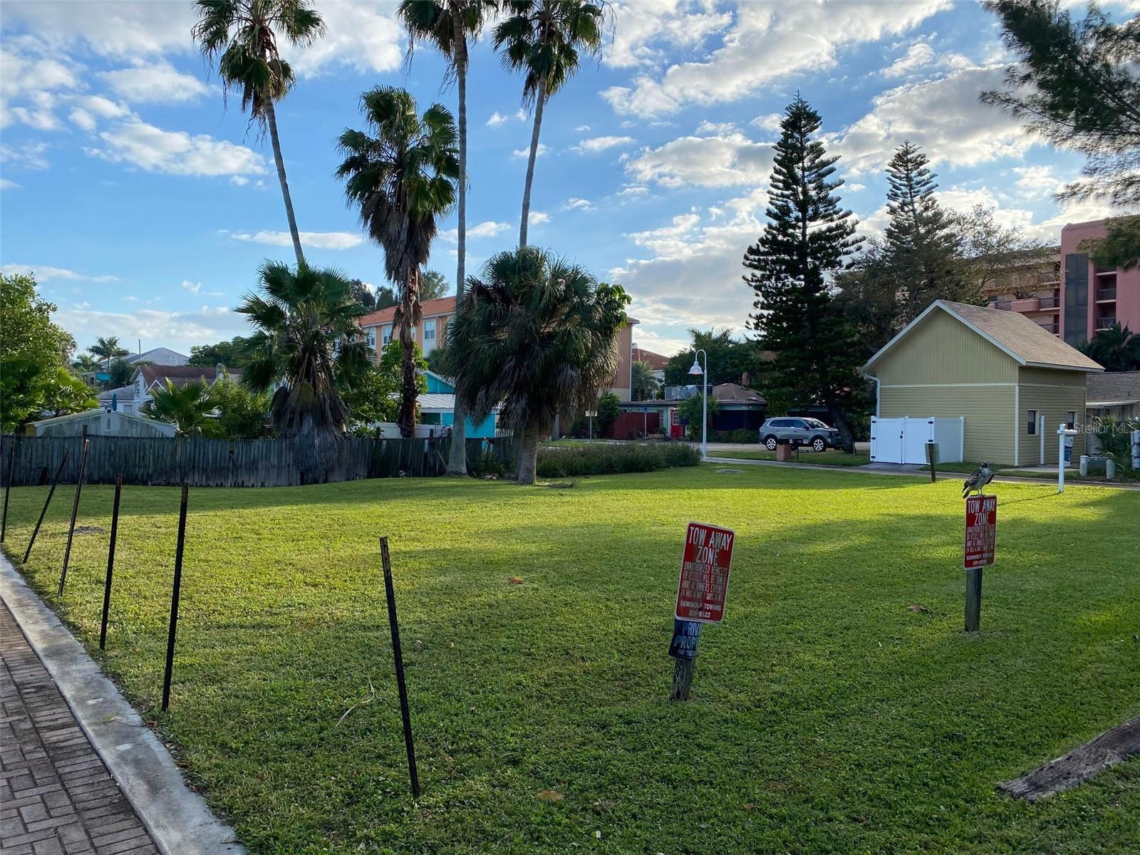 WHISPERING PINES DR, INDIAN SHORES, FL — photo 25