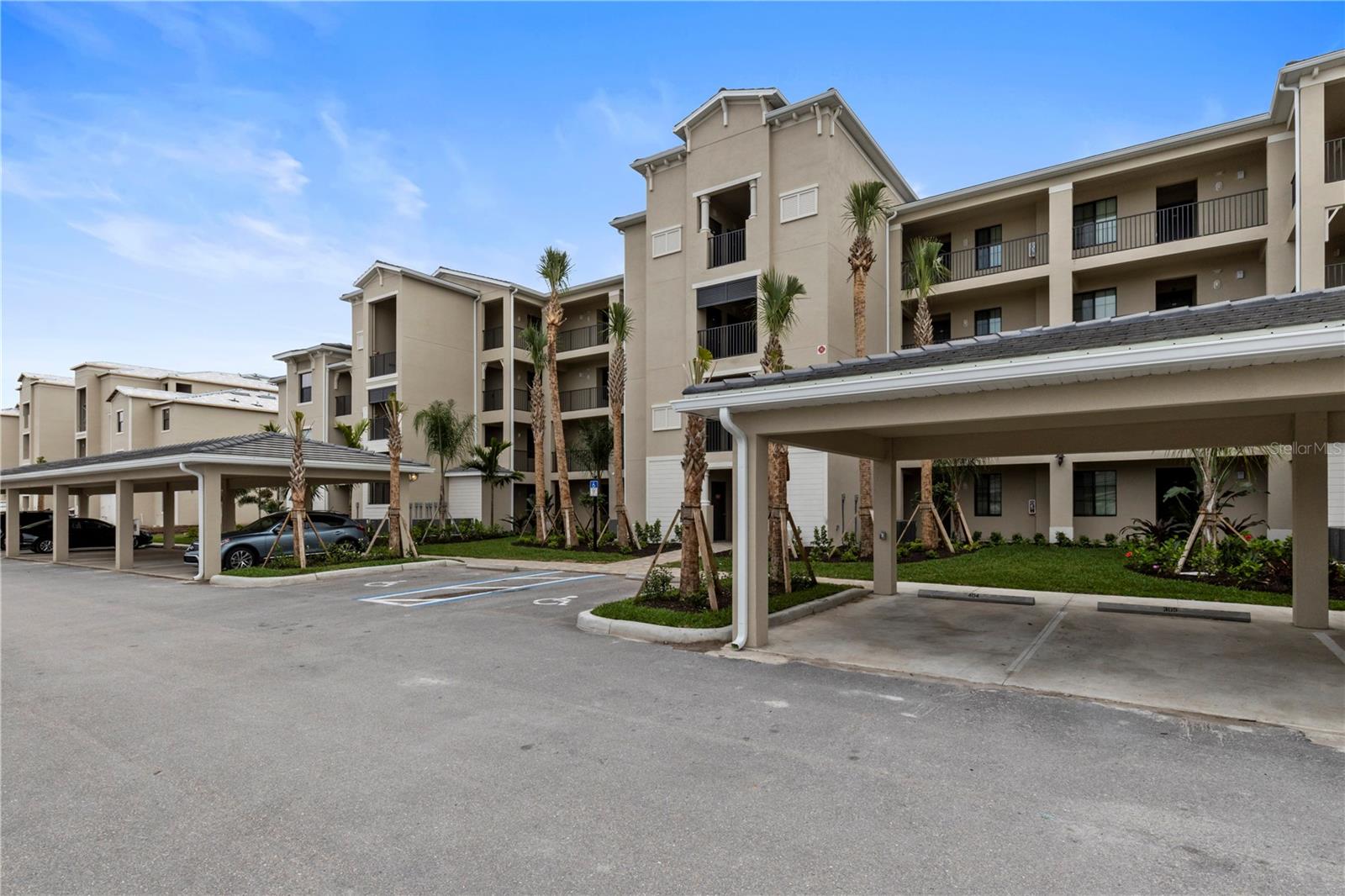 18008 GAWTHROP DR #402, LAKEWOOD RANCH, FL